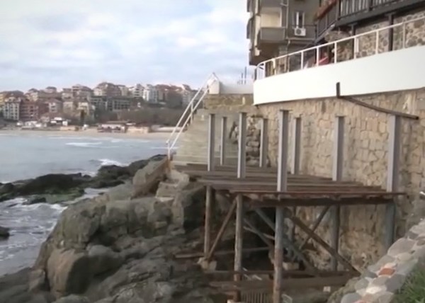 sozopol-terasa-nezakonna-1